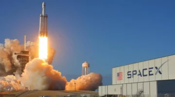 وكالة الفضاء الأوروبية تعتمد صواريخ SpaceX لنقل روادها خارج الغلاف الجوي الأرضي